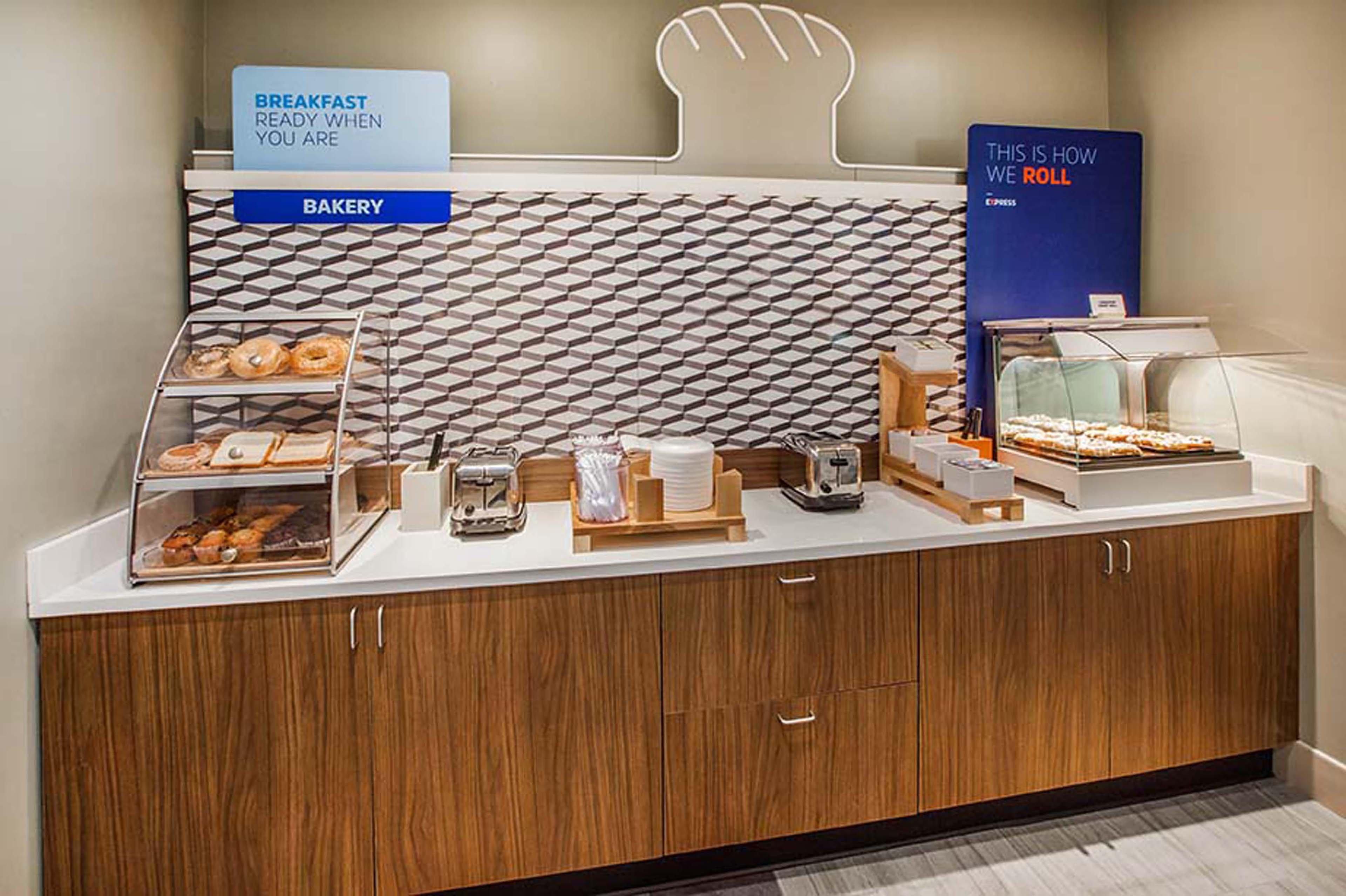 Holiday Inn Express & Suites Eureka By Ihg Eksteriør bilde